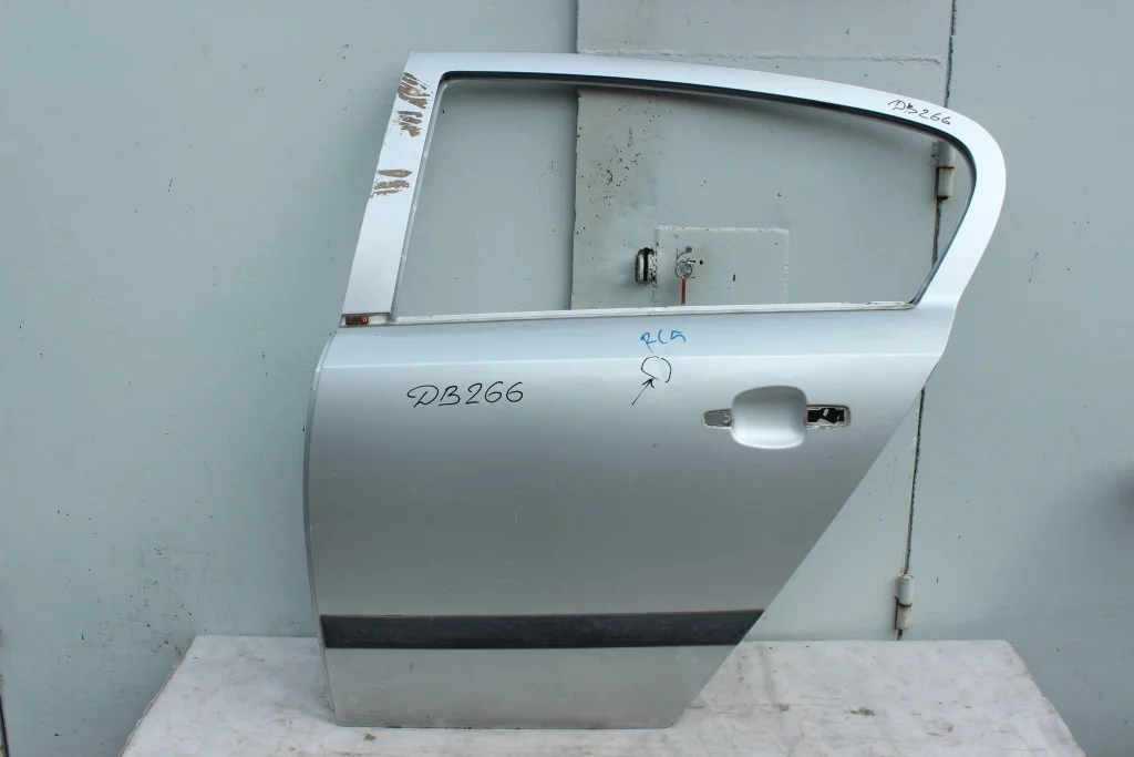 Дверь задняя левая 5 дв хэтч. Opel Astra H ДВ266
