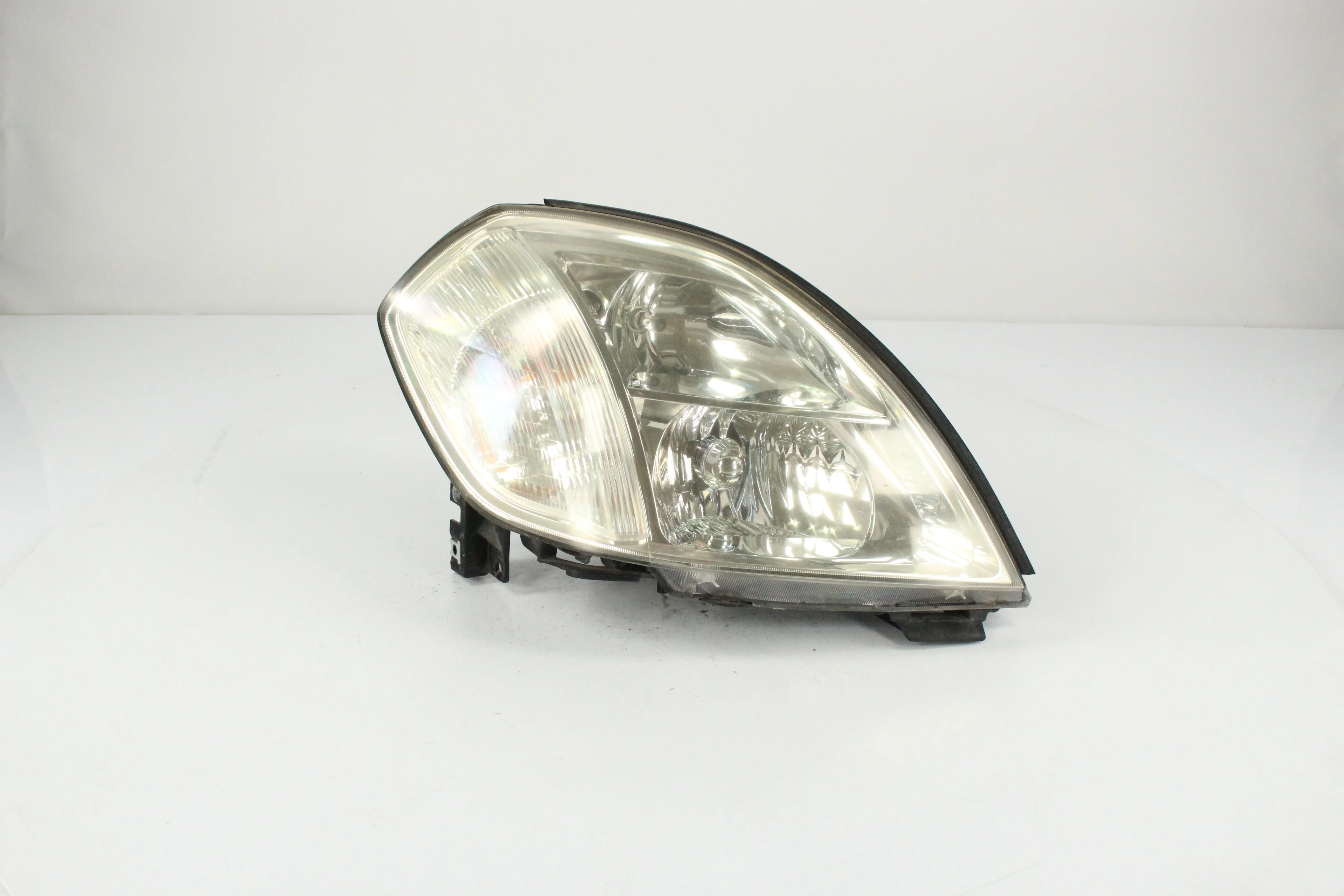 ФАРА NISSAN TEANA J31 PJ31 TNJ31 10063740 ГАЛОГЕН ПРАВАЯ 1 МОДЕЛЬ 260109Y025 KA9643