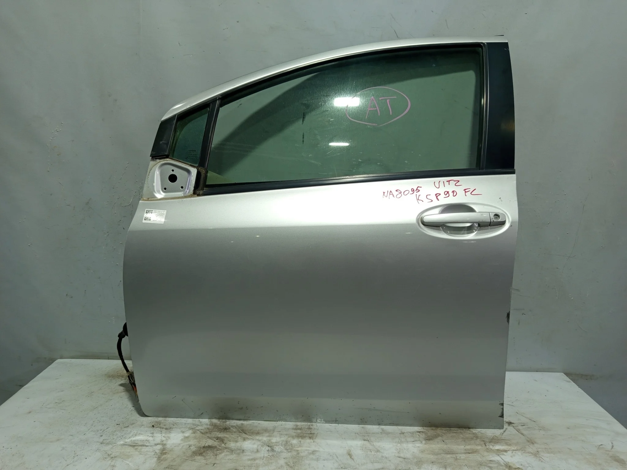 ДВЕРЬ TOYOTA VITZ YARIS KSP90 NCP90 NCP91 NCP95 NLP90 NSP90 SCP90 ZSP90 6700252340 ПЕРЕДНЯЯ ЛЕВАЯ 5 DOOR серебро, 1E7 NA8095