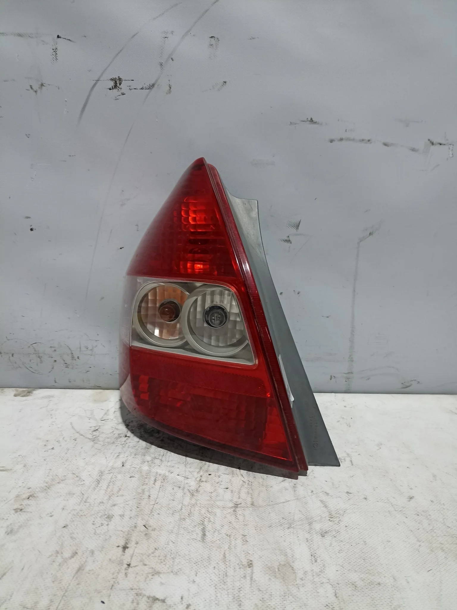 ФОНАРЬ HONDA FIT GD1 GD2 GD3 GD4 4949 БЕЛЫЙ 1 МОДЕЛЬ ЛЕВЫЙ 33551SAA003 NA7996