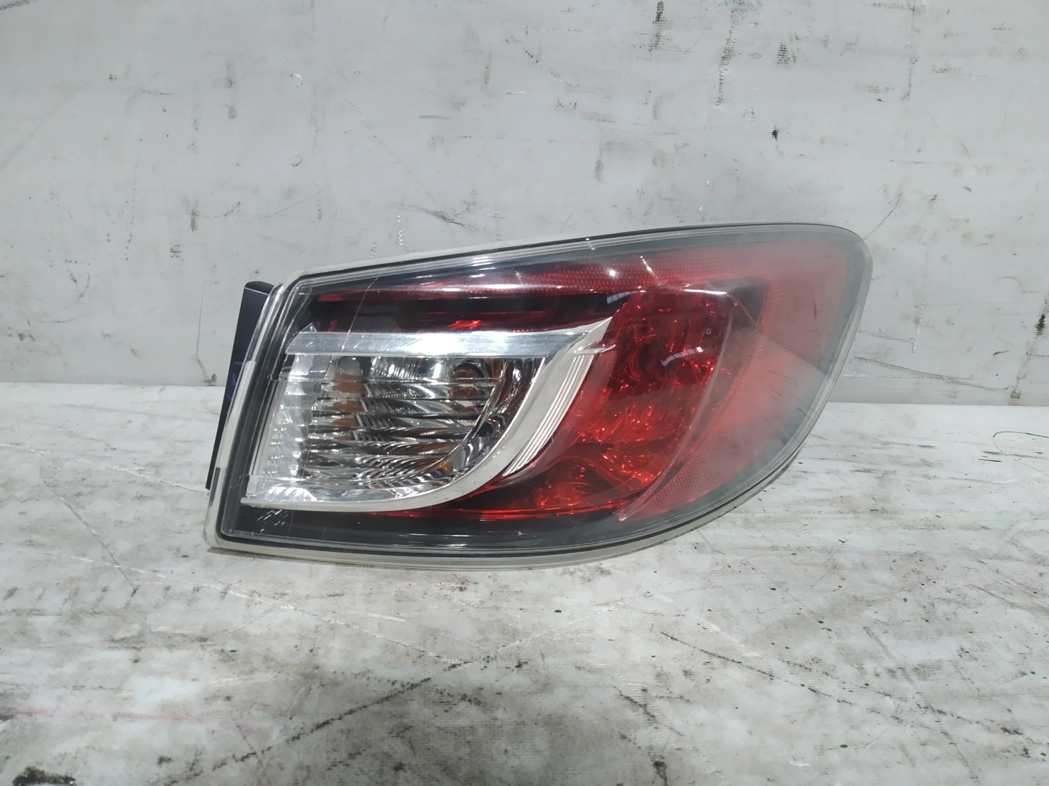 ФОНАРЬ MAZDA AXELA MAZDA3 BL5FP BL6FJ BLEAP BLEFP BLFFP 8524 SEDAN ПРАВЫЙ BBP251150E FE033