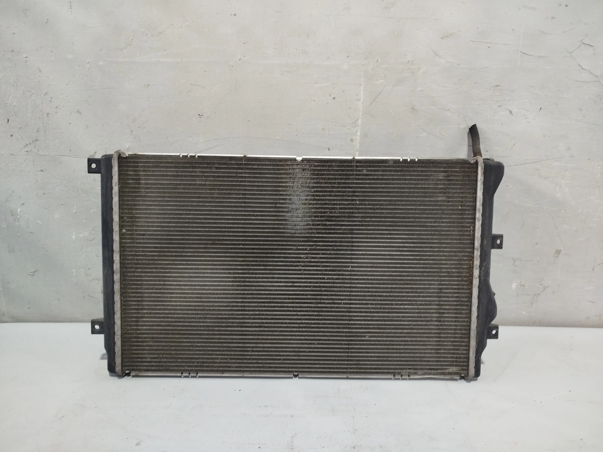 РАДИАТОР ДВИГАТЕЛЯ AUDI VOLKSWAGEN SEAT SKODA ... CFFA CFFB CFGB CLJA ... TOLEDO TOURAN TT YETI ... 8PA AJ5 AV2 AV3 БЕЗ ДИФФУЗОРА 1K0121251AR KB236Z