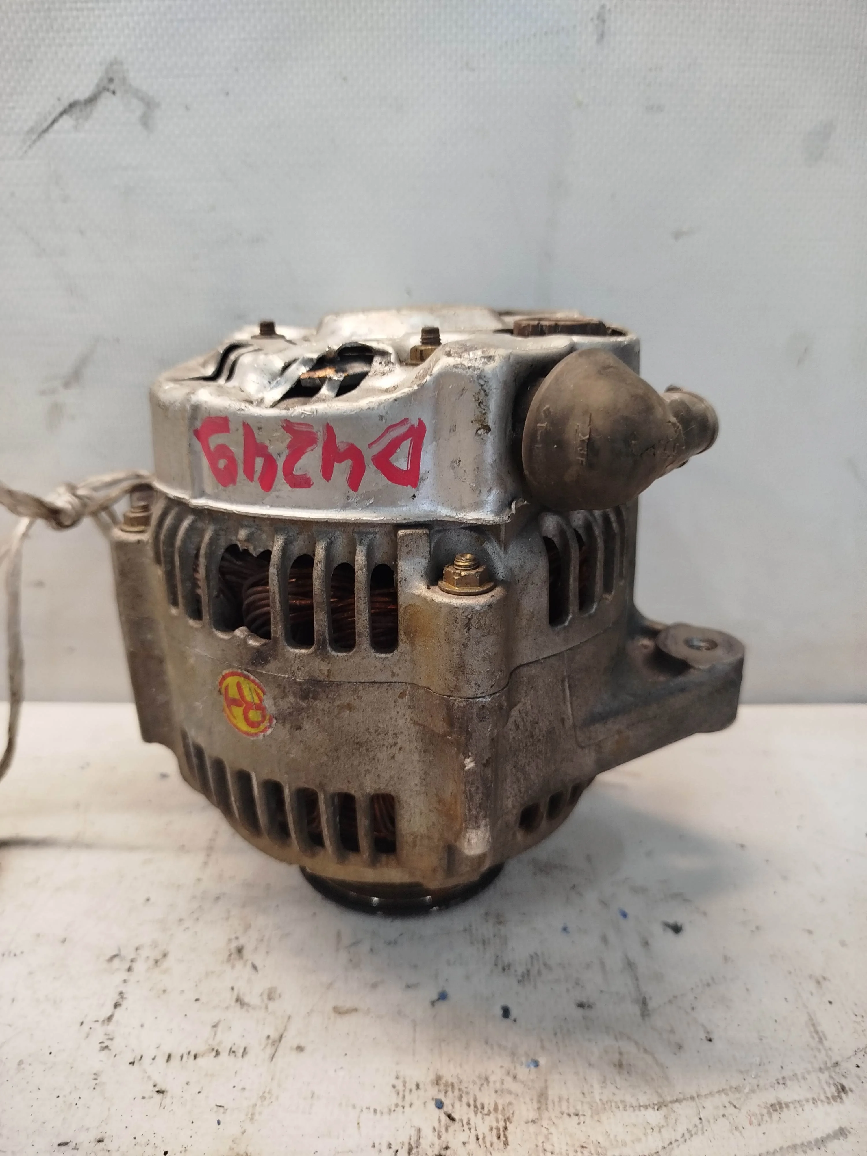 ГЕНЕРАТОР TOYOTA 3S-FE 3S-FSE CORONA PREMIO NADIA VISTA VISTA ARDEO ST210 SV50 SV50G SV55 SXN10 2706074850 КВАДРАТНАЯ ФИШКА 4 КОНТАКТА D4249