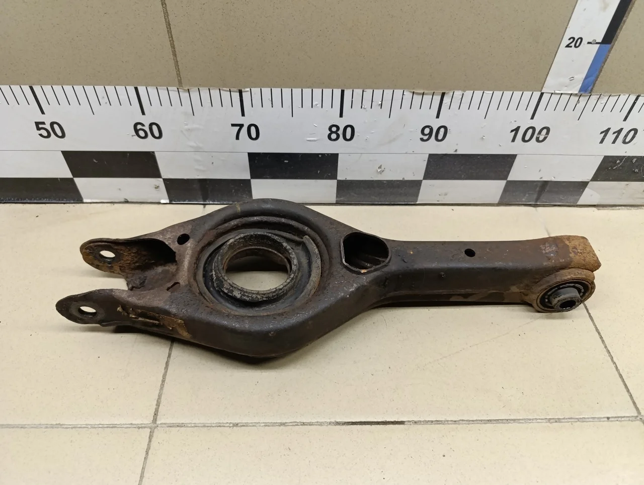 Рычаг задний поперечный правый Sportage 2010-2015