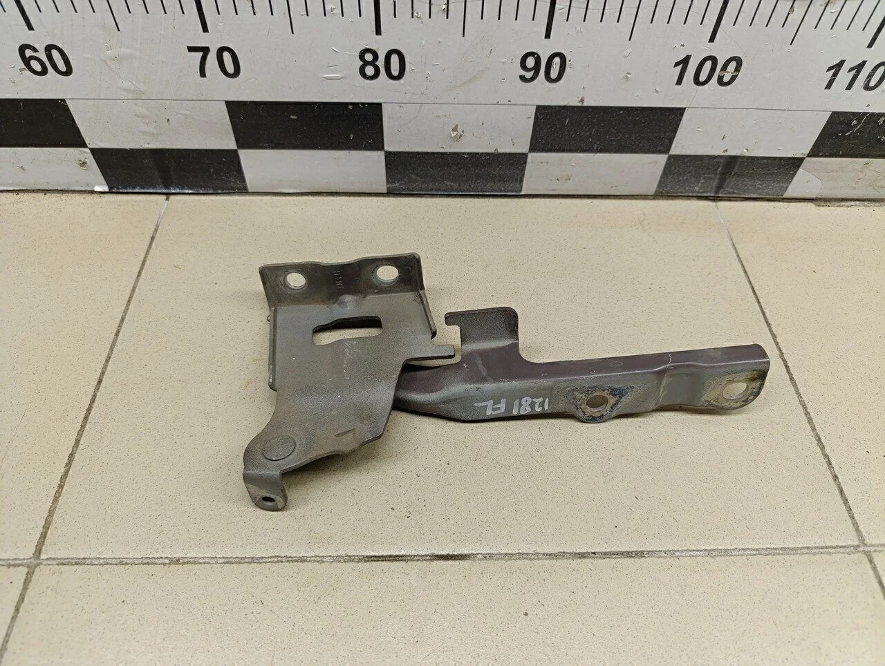 Петля капота левая ix35/Tucson 2010-2015