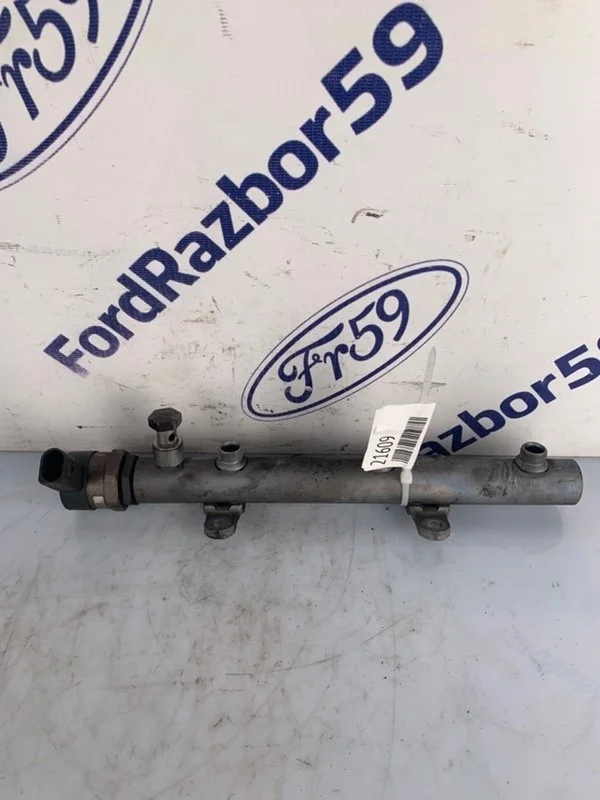 Рампа топливная Volkswagen Touareg 2007 057130764AB GP (7L7) 3.0 TDI (BKS)