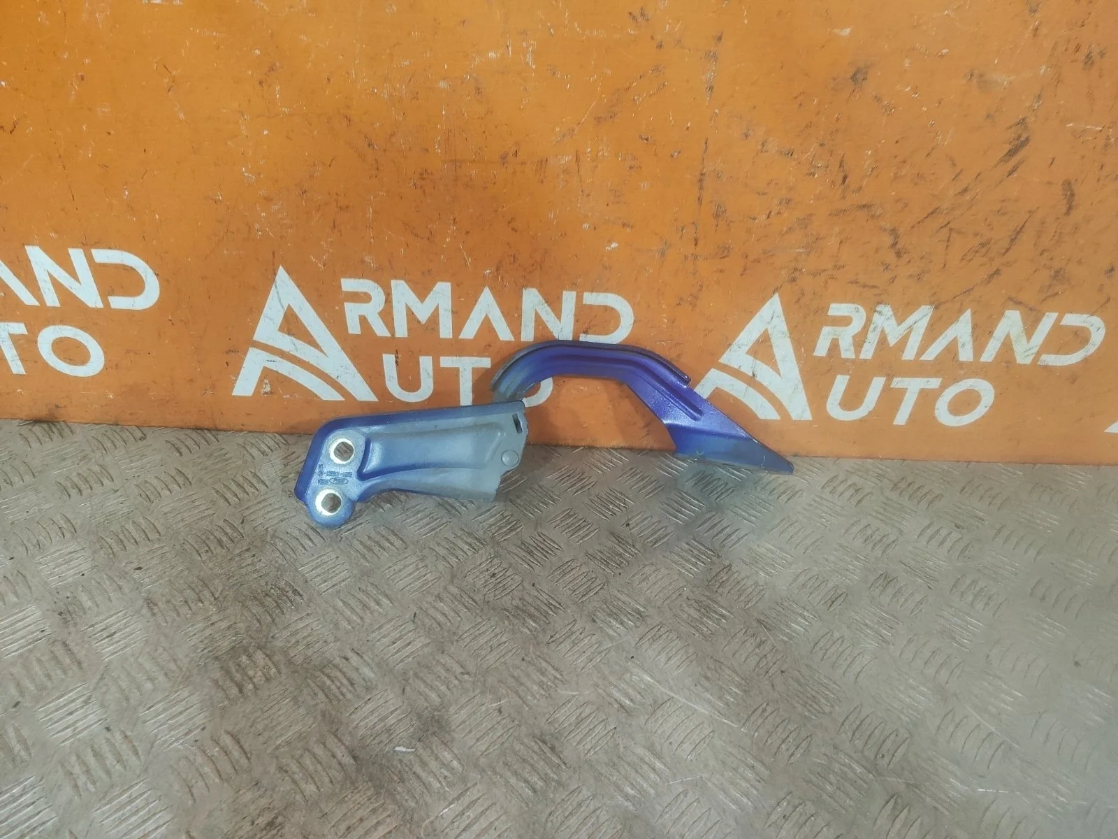 Петля капота Ford Focus 2011-2019 3