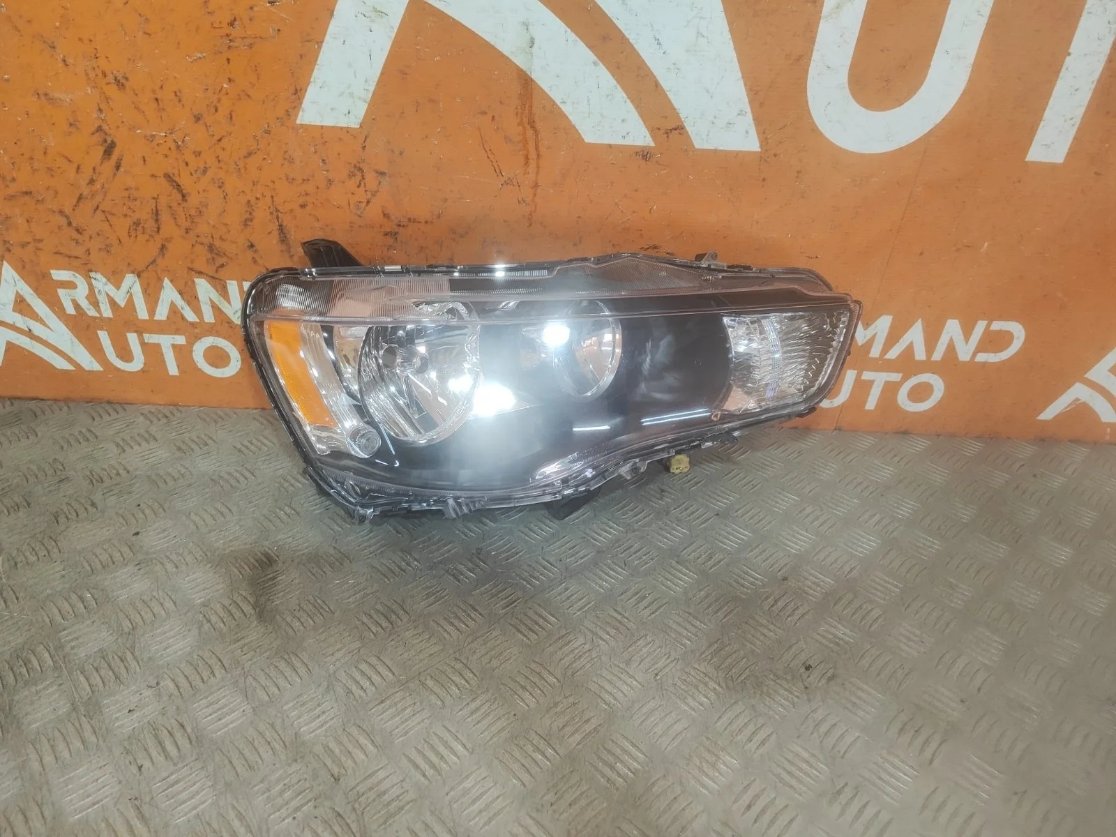 Фара Mitsubishi Outlander 2009-2013 XL