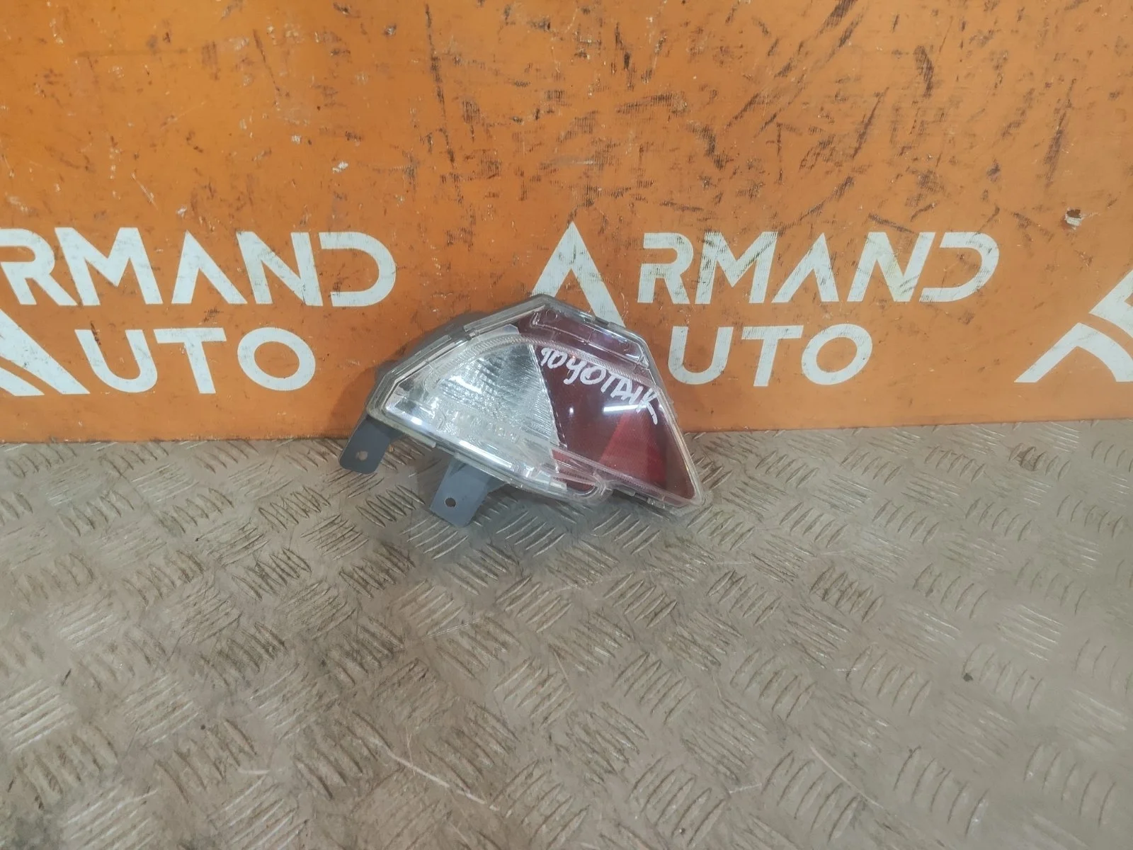 Фонарь противотуманный Toyota RAV4 2015-2019 CA40