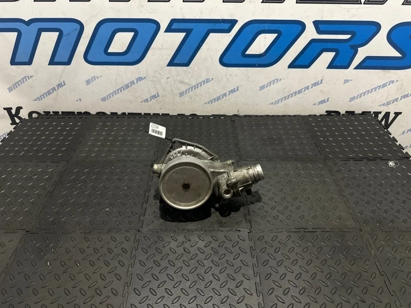 Помпа Bmw 11517548263 F10 N63B44