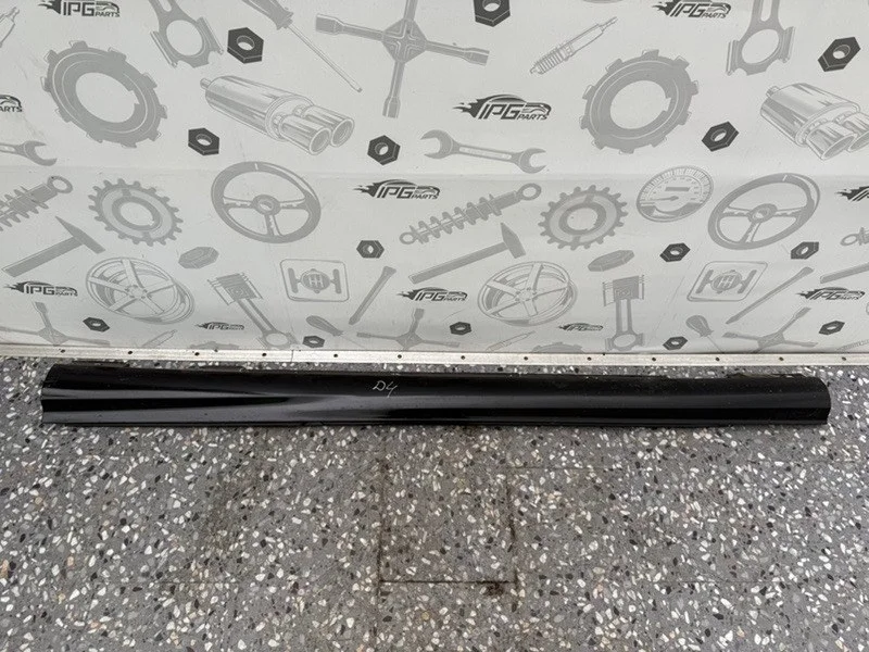Накладка порога левая Mercedes-benz W204