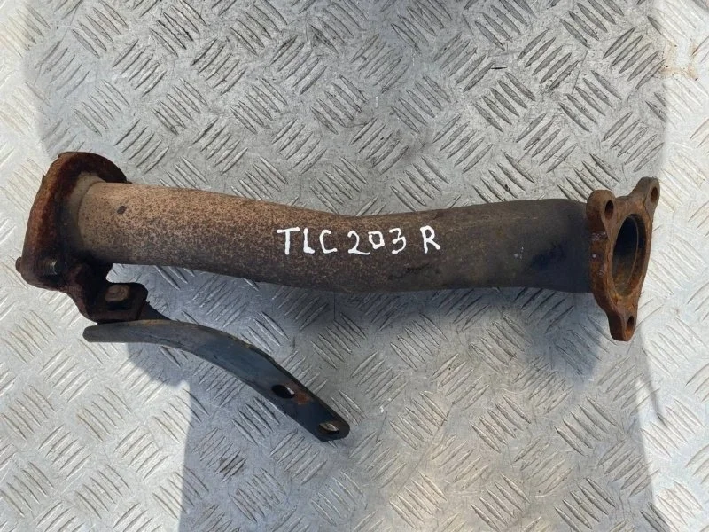 Труба приемная глушителя Toyota Land Cruiser 200 (2008-2021) 2010