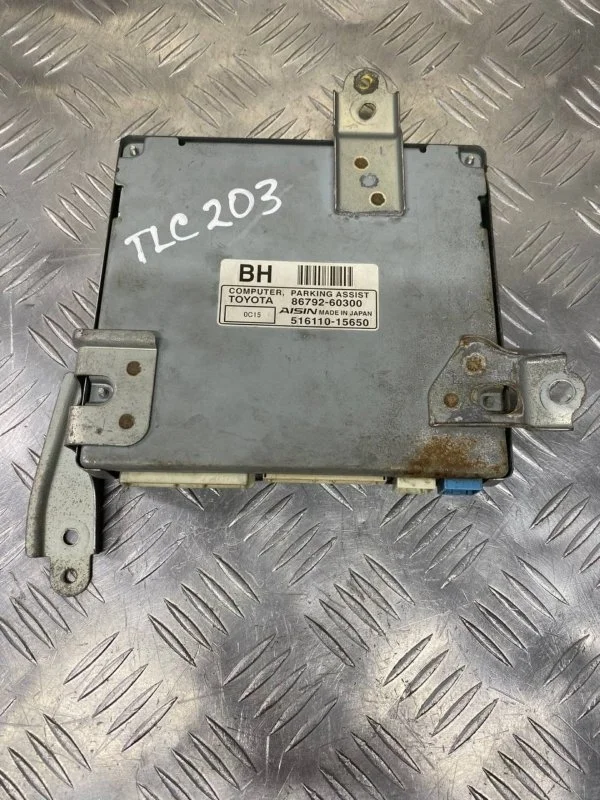 Блок управления парктрониками Toyota Land Cruiser 200 (2008-2021) 2010