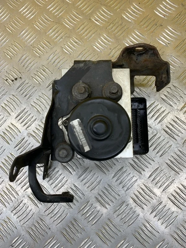 Блок abs Nissan Pathfinder (R51M) 2004-2013 2006 Внедорожник