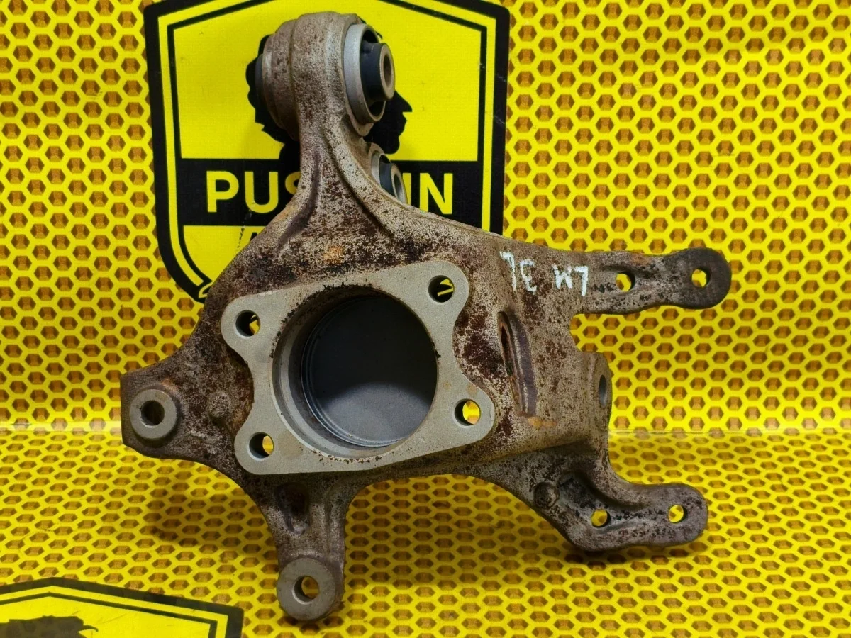 Кулак поворотный Hyundai IX35 2012 LM
