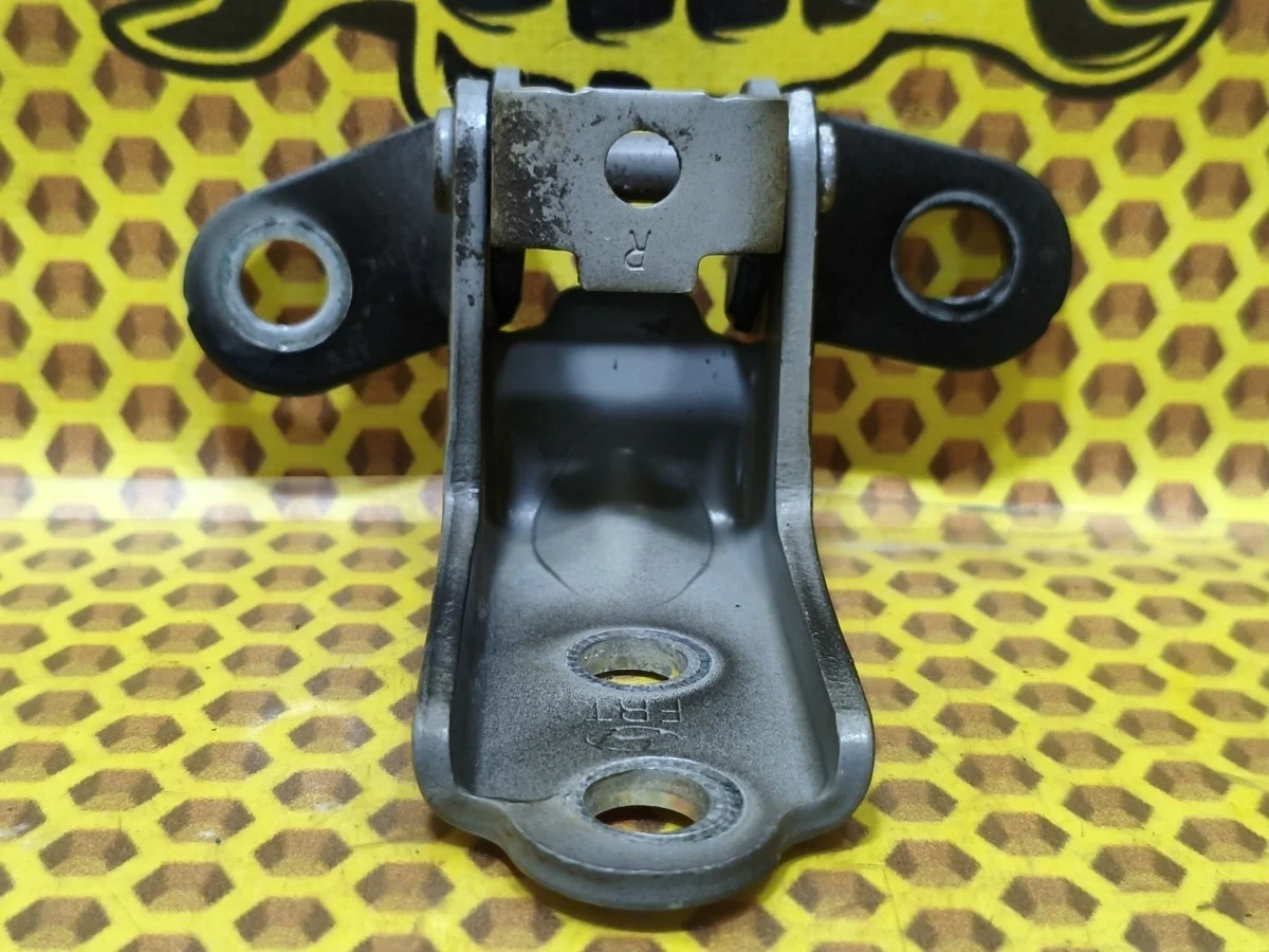 Петля двери передняя нижняя Hyundai IX35 2012 LM