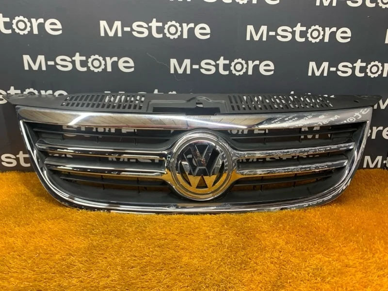 Решетка радиатора Volkswagen Tiguan 2008 5N