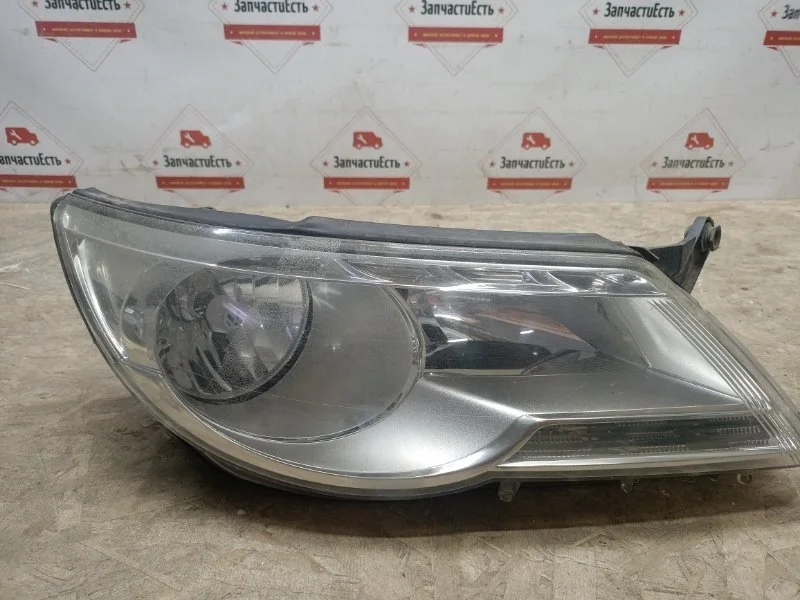 Фара правая Volkswagen Tiguan 1 2007-2011 5N1941032AB