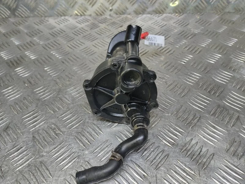 Тормозной вакумный насос Ford Focus 2