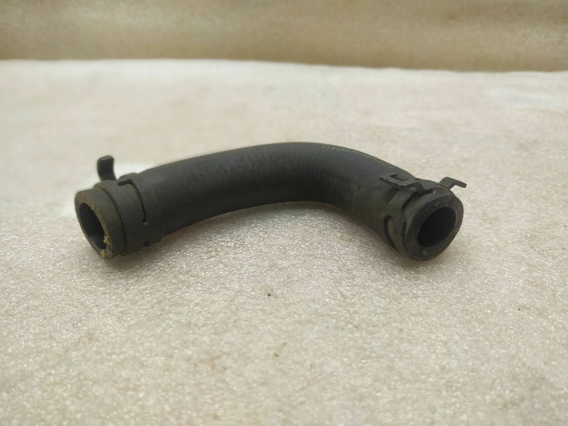 патрубок (трубопровод, шланг) Volkswagen Touareg 7P6 2012