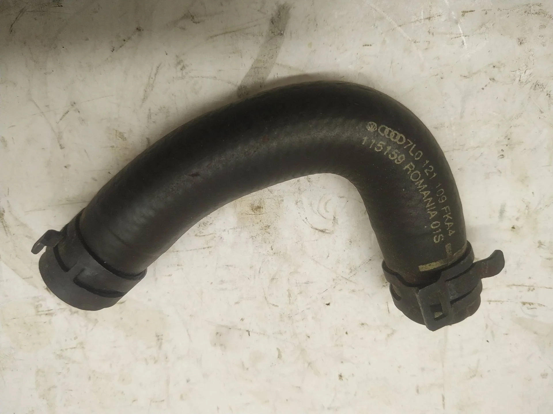 патрубок (трубопровод, шланг) Volkswagen Touareg 2 7P6 2013