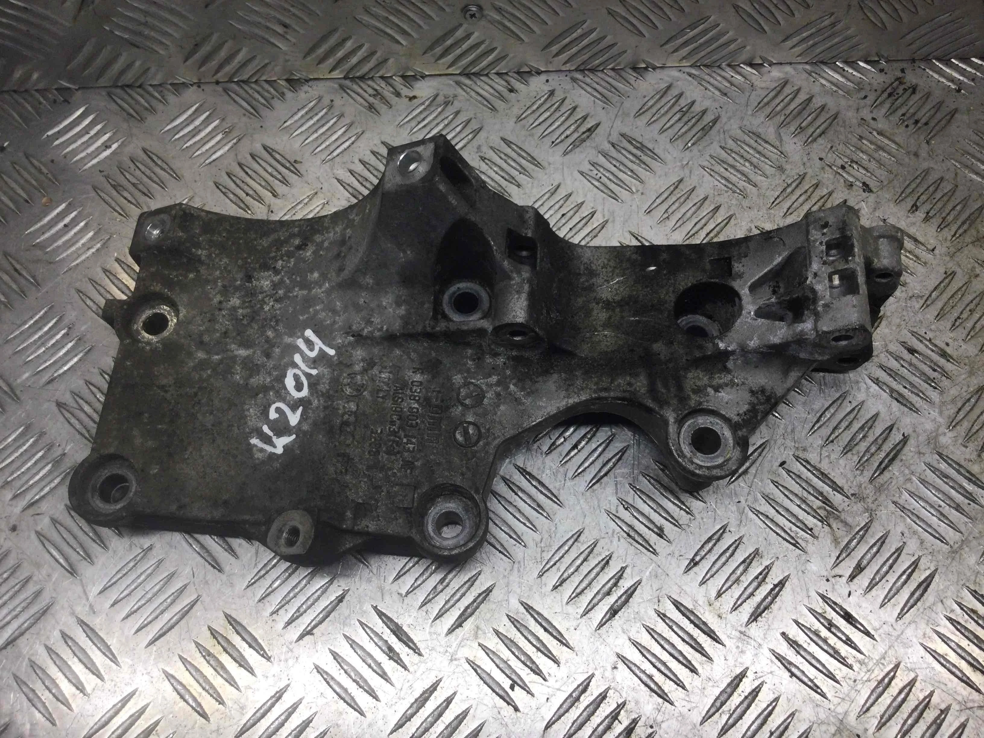 Кронштейн Volkswagen Passat B6 (2005-2010) дизель 1.9 TDI Механика Седан