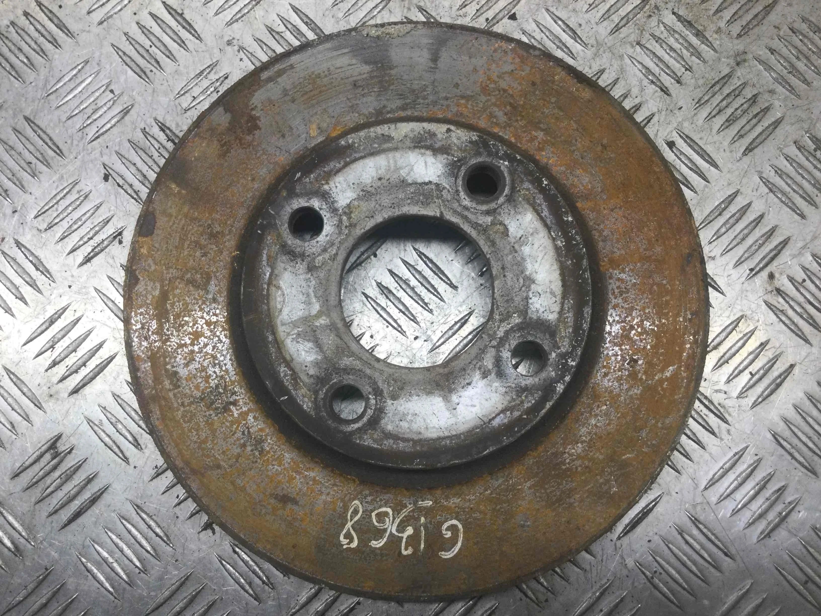 Диск тормозной передний Ford Focus 1 поколение [рестайлинг] (2001-2005) бензин 1.6 i Механика Х/б