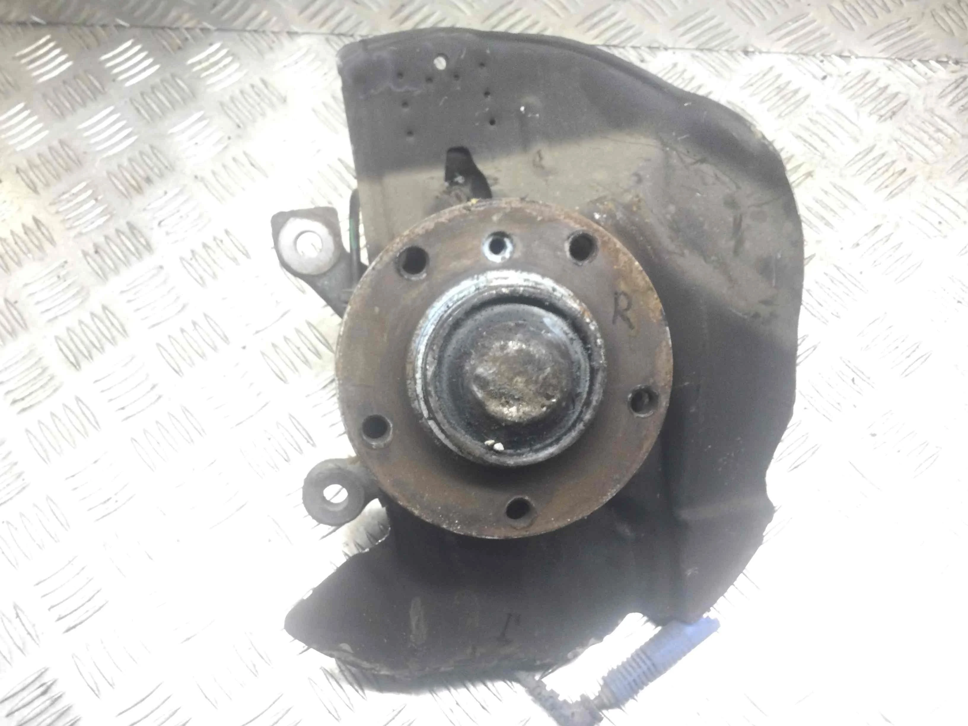 Ступица передняя правая BMW 3-Series 3-Series E46 1998 - 2006 бензин 1.8 i Механика Универсал