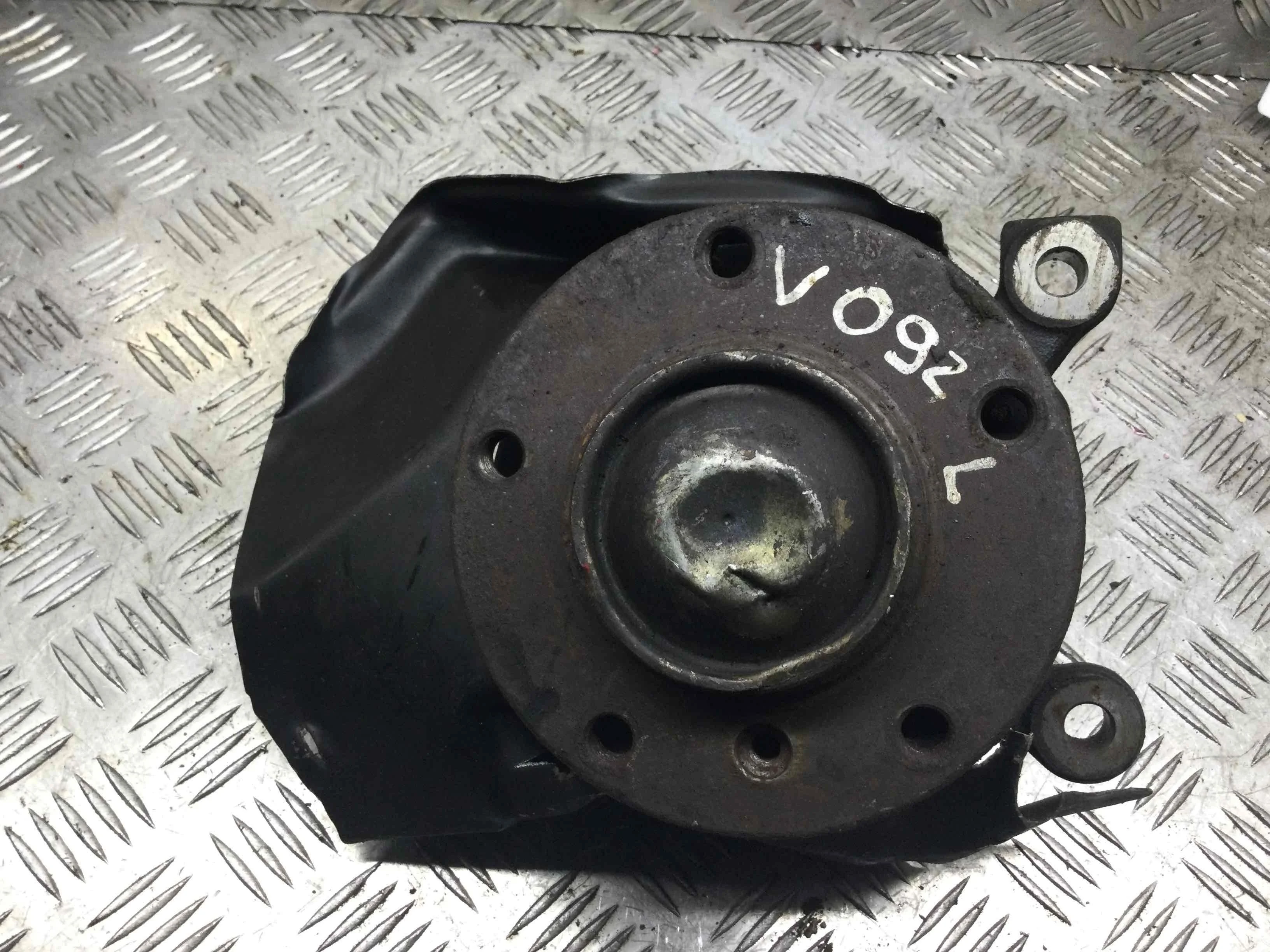 Ступица передняя левая BMW 3-Series 3-Series E46 1998 - 2006 дизель 2.0 D Автомат