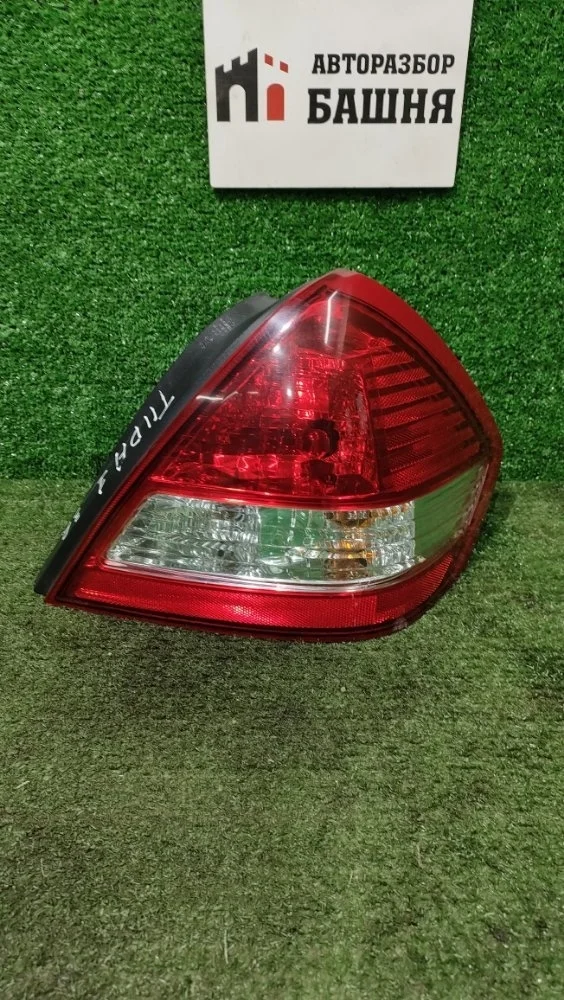 Фонарь Nissan Tiida 2010 C11