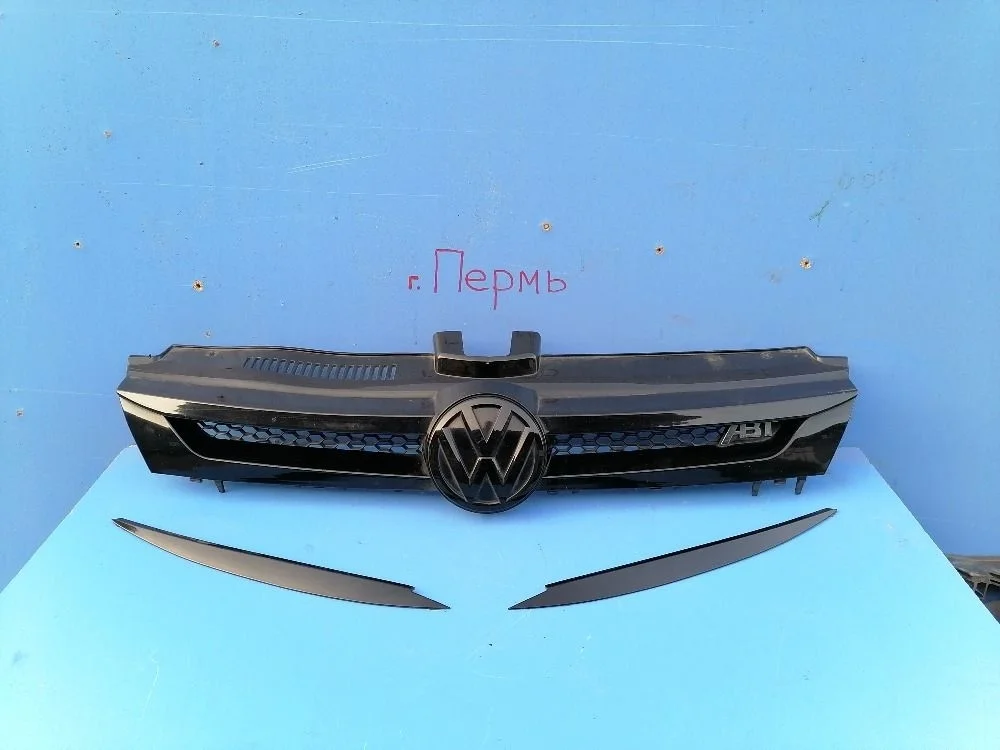 Решетка радиатора Volkswagen Golf Mk7 (2012—2017) 5G0801170