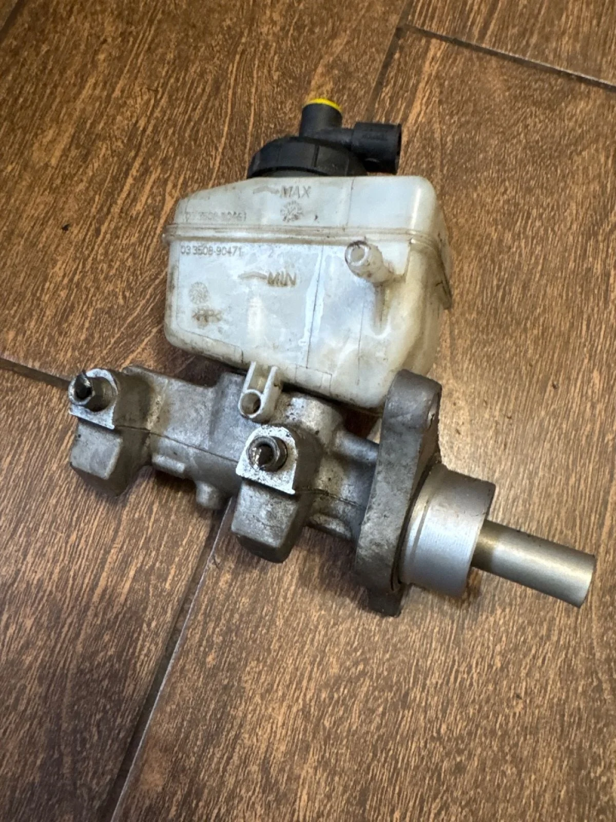 Цилиндр тормозной главный ВАЗ (LADA) Largus I (2012—2021)