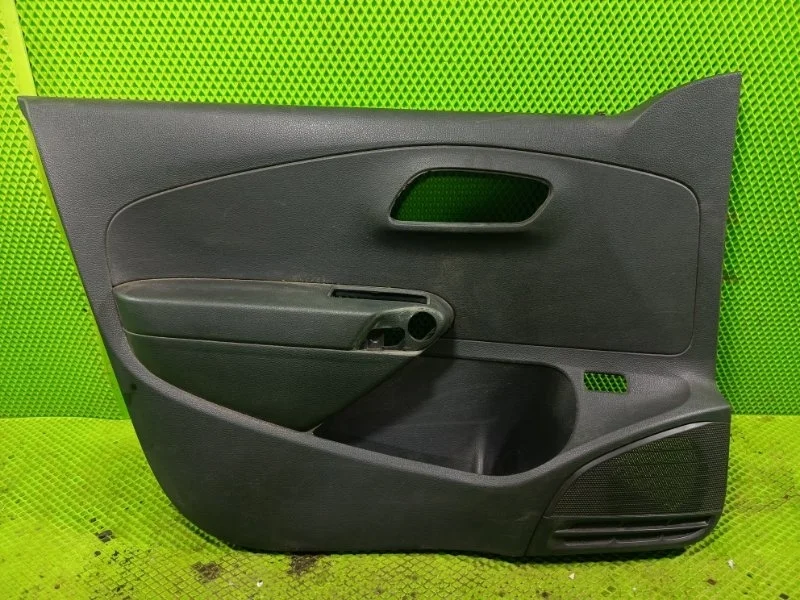 Обшивка передней левой двери Volkswagen Polo 5 2017 6RU867011 СЕДАН CWV