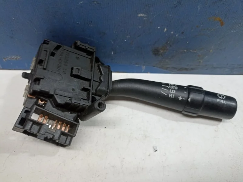 Переключатель подрулевой Toyota Avensis 2 2003-2008 8465205160 T250