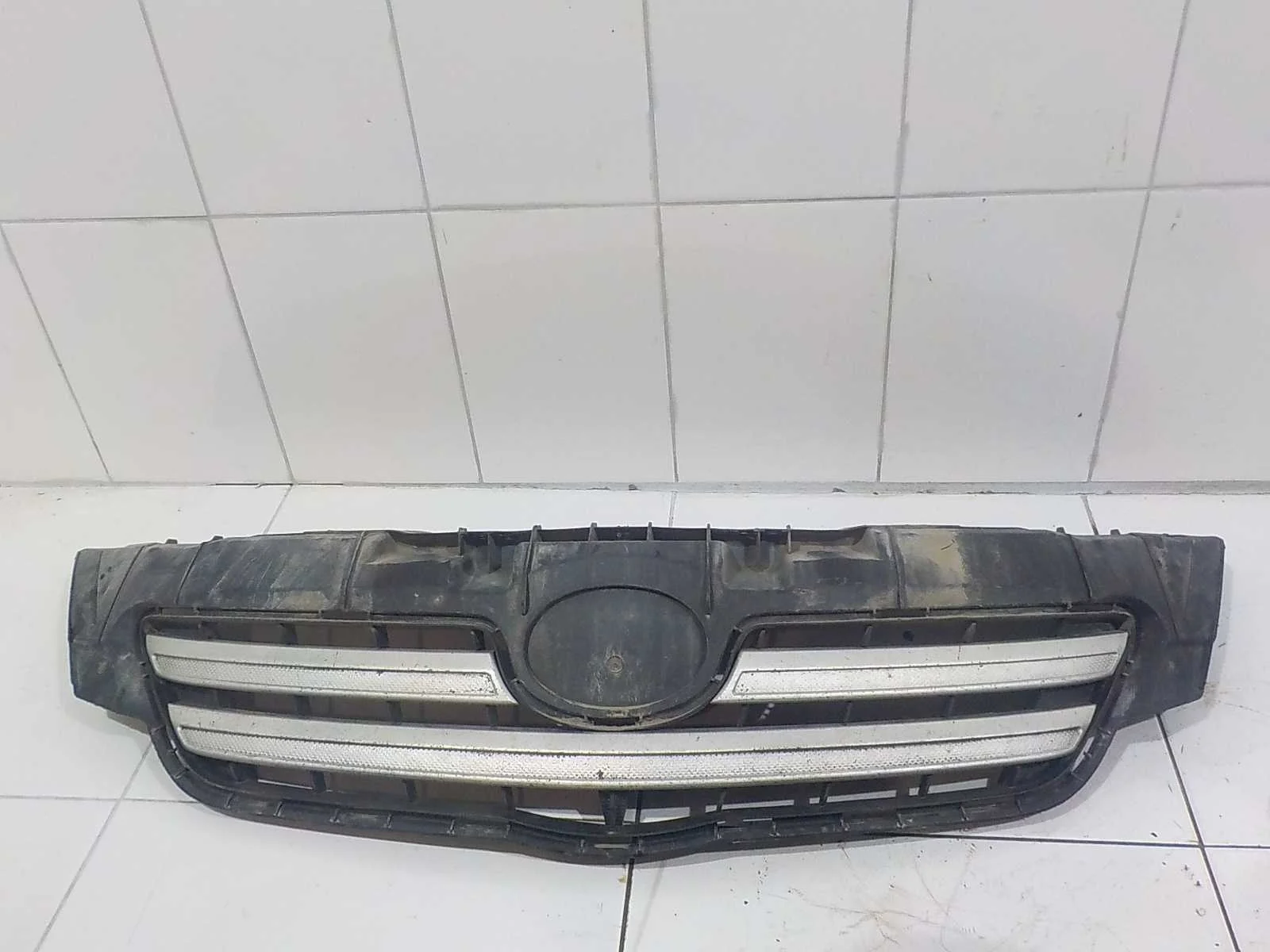 решетка радиатора TOYOTA COROLLA 150
