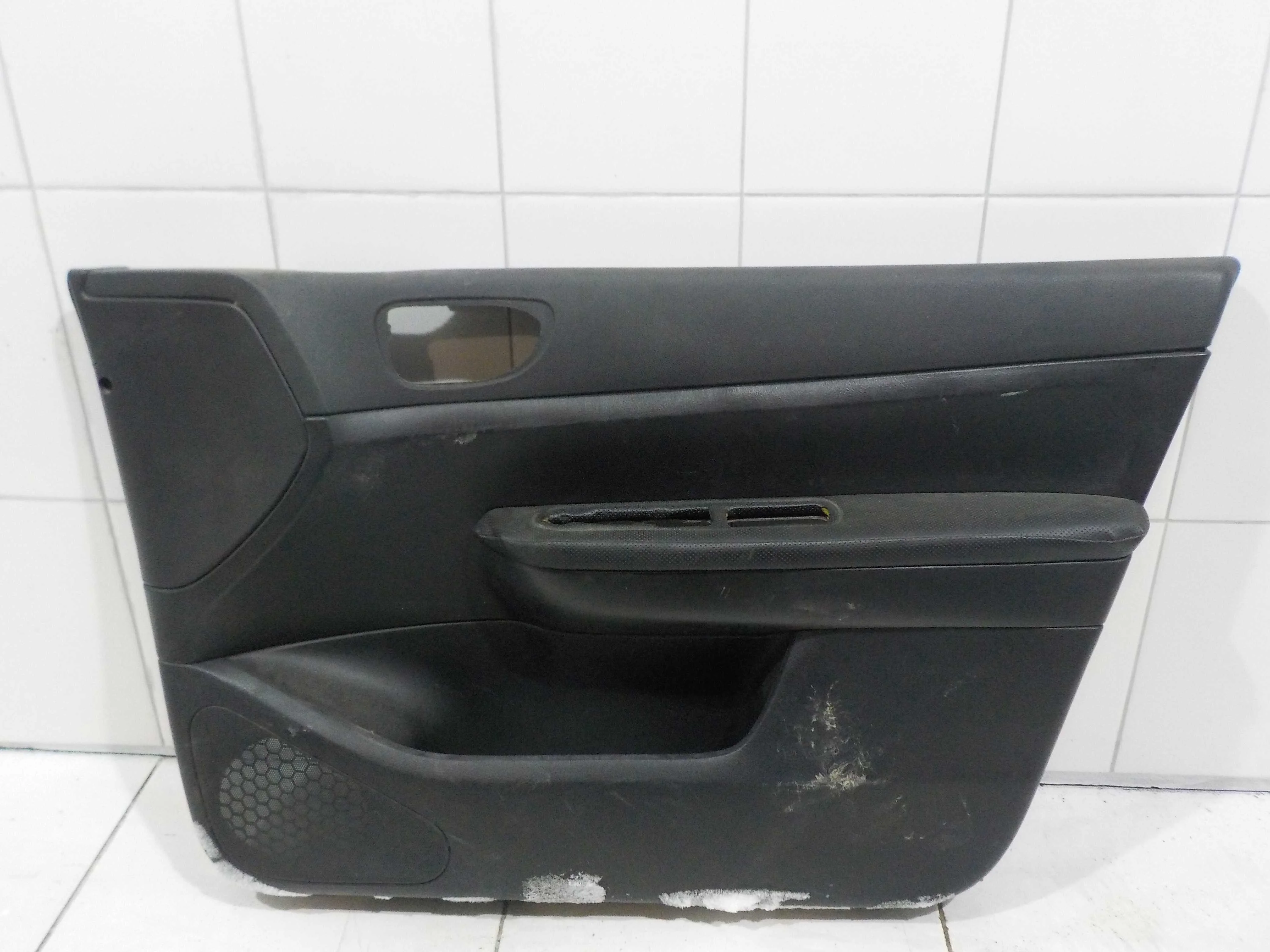 обшивка двери PEUGEOT 307