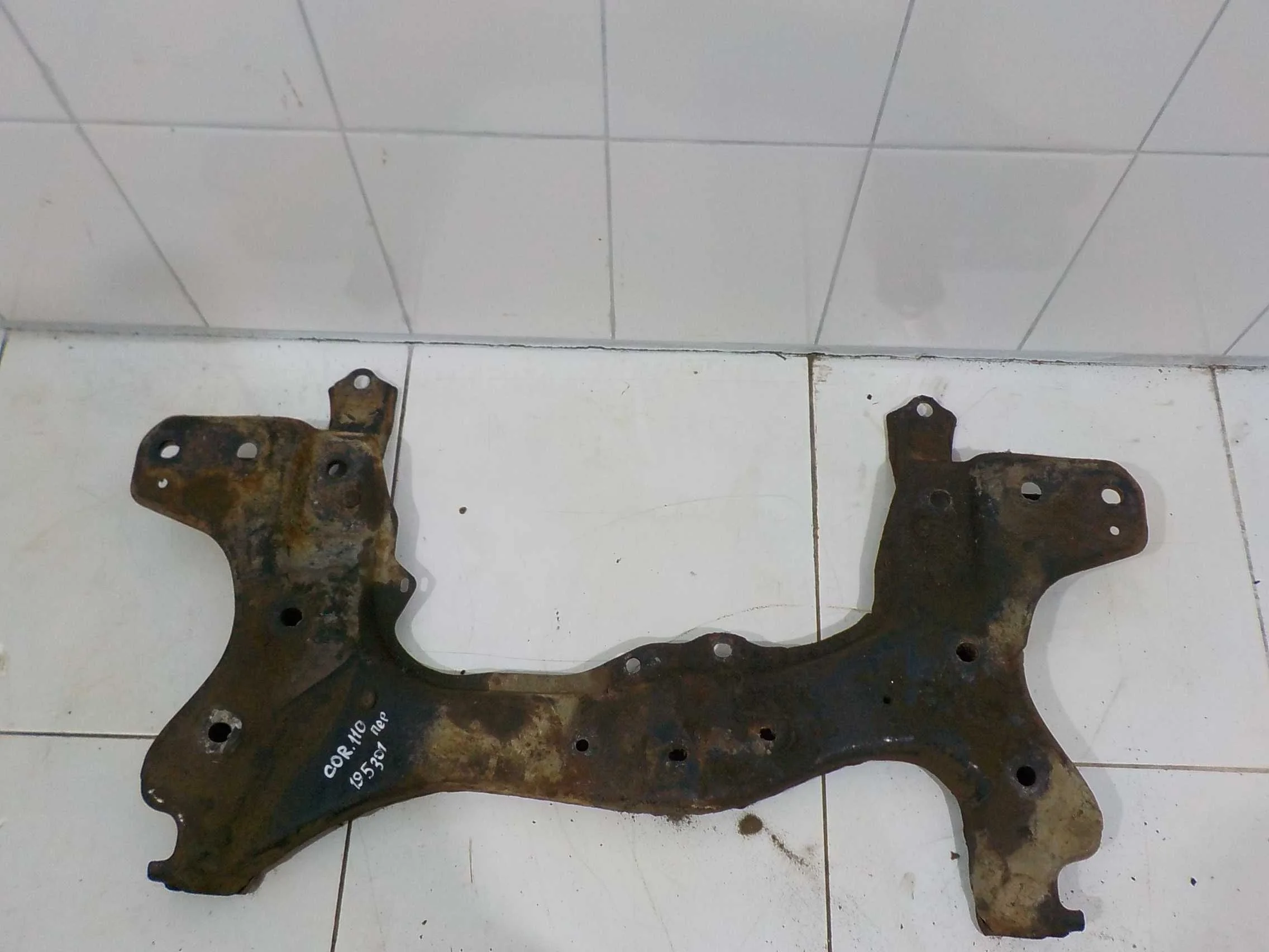 подрамник TOYOTA COROLLA 110