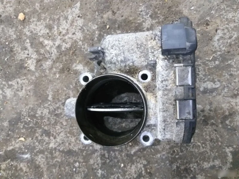 Дроссельная заслонка Mercedes A6460900970