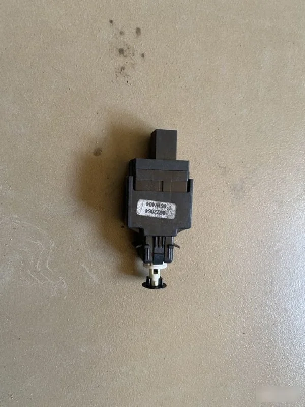 Датчик стоп-сигнала Volvo S60 8622064