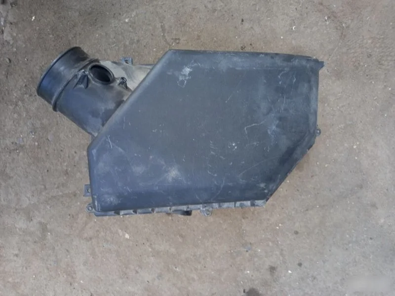 Корпус воздушного фильтра Volvo S60 31319684