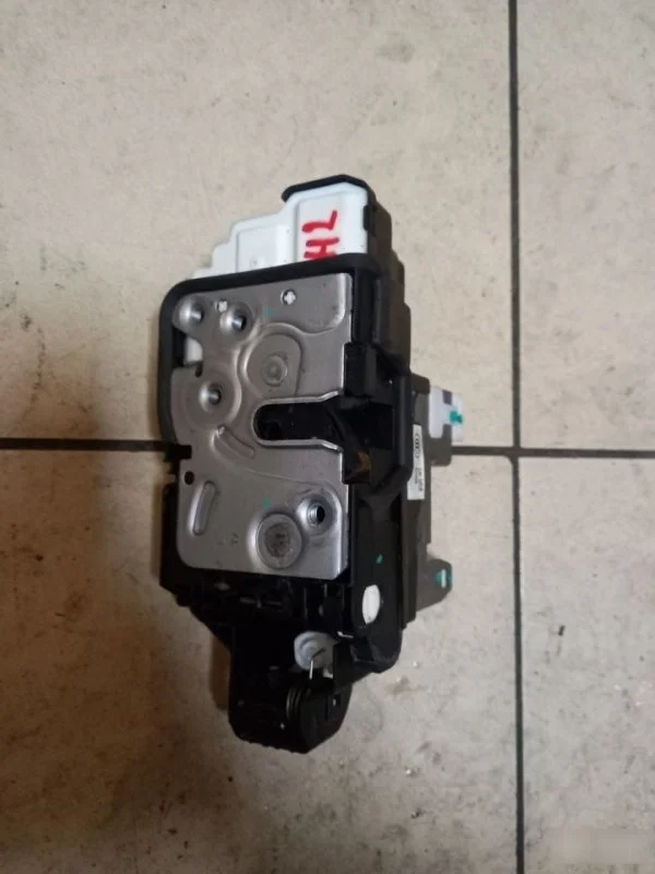 Замок двери Volvo S90 31462446, задний левый