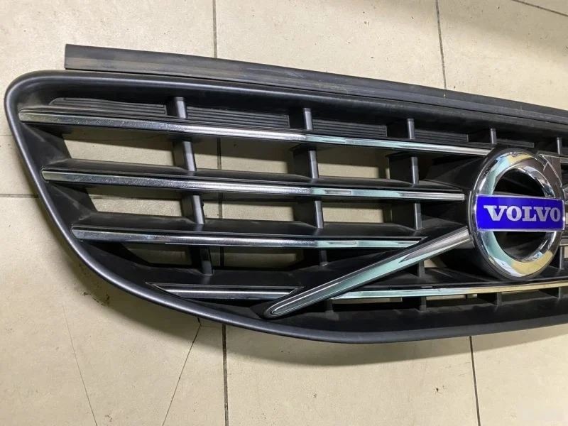 Решетка радиатора Volvo Xc60 31383751