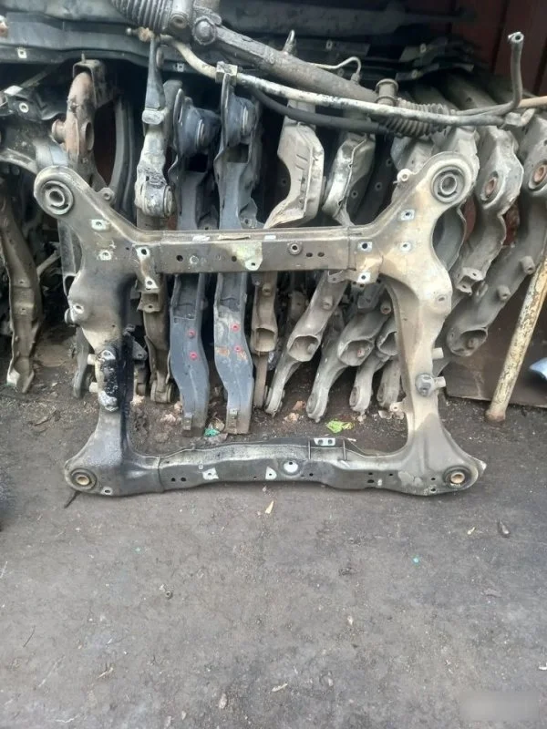 Подрамник Volvo Xc90 30776400 B5254T(X)
