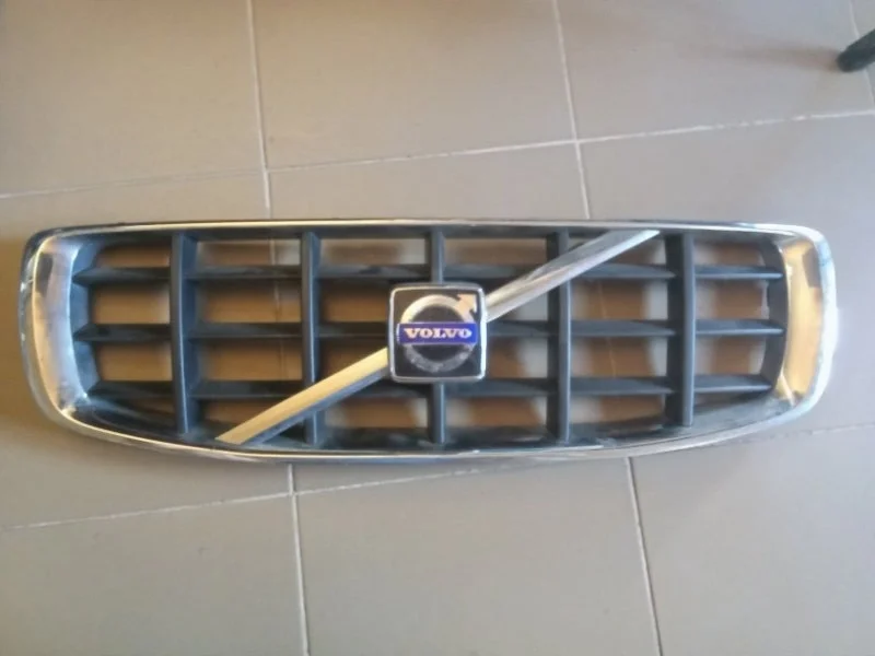 Решетка радиатора Volvo Xc70 30678682