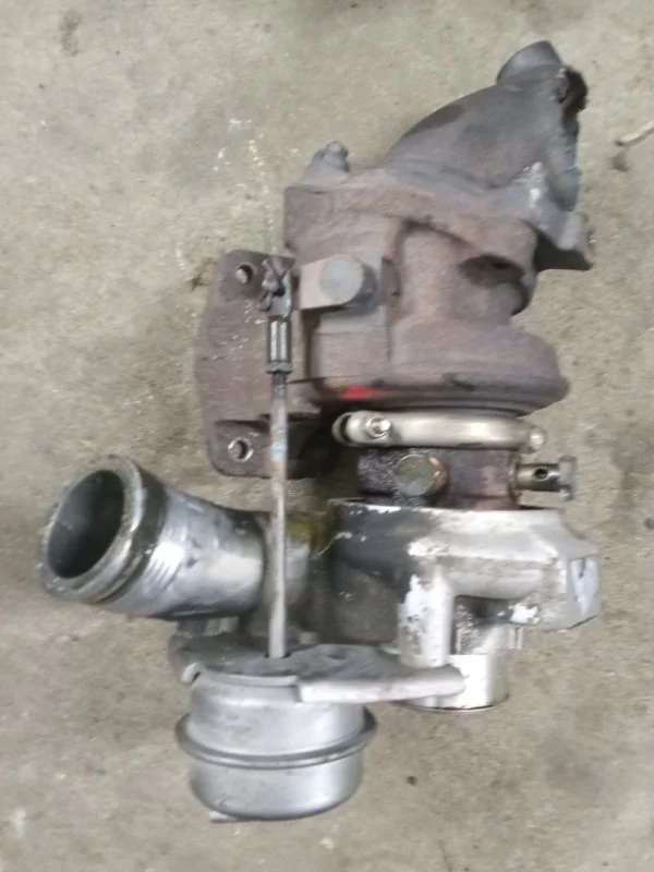 Турбокомпрессор Volvo 36012378