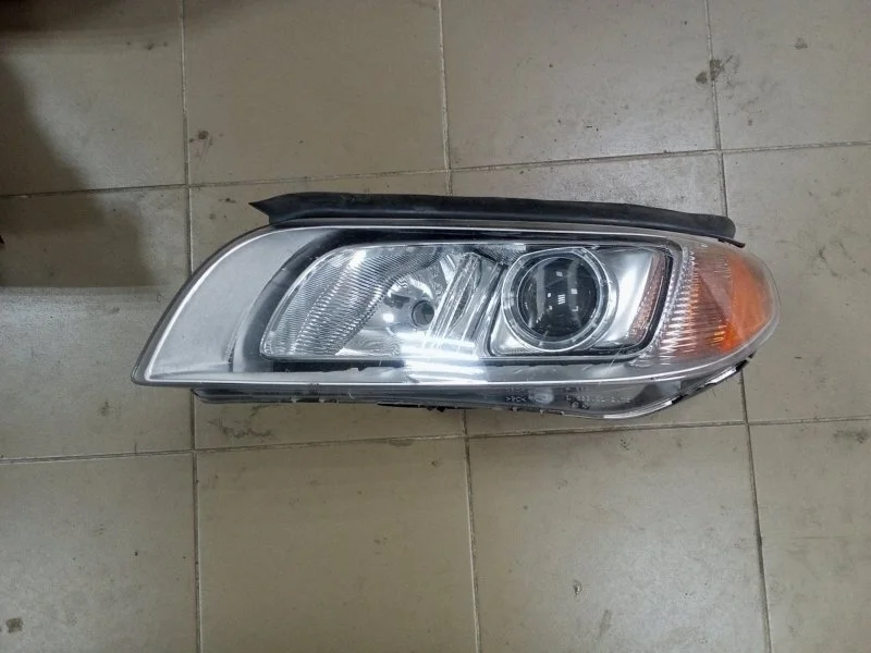 Фара ксеноновая Volvo 31353538, левая