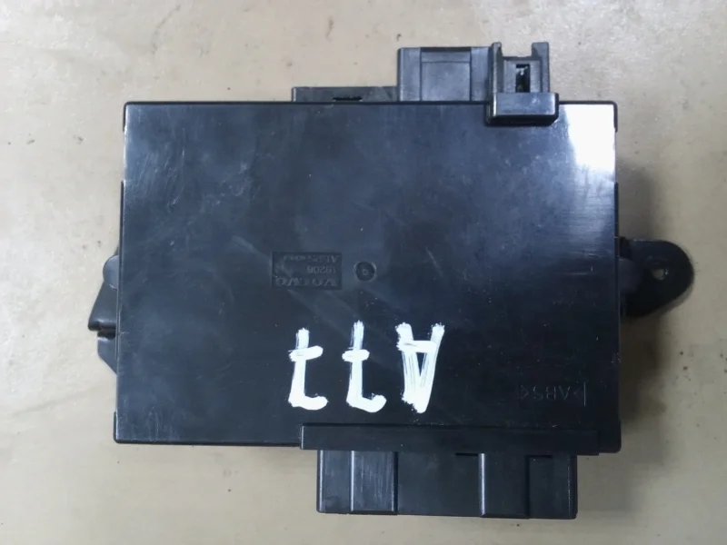Блок управления Volvo Xc90 2012 30739636 D5244T18