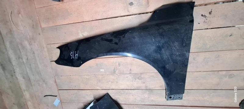 Крыло Volvo 31294000, переднее левое