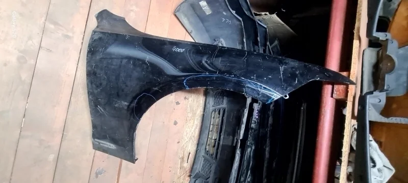 Крыло Volvo 31651676, переднее правое