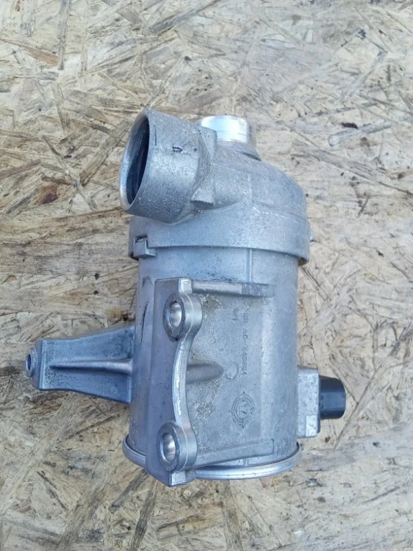 Насос охлаждающей жидкости Volvo Xc90 31368715 B4204T34